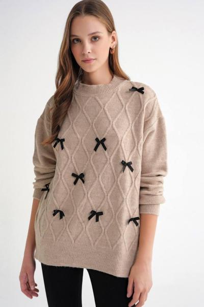 Fiyonk Detaylı Triko Kazak – Ürün Açıklaması Bej